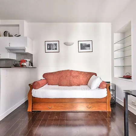 Detailed Household - Charming 33m2 For 3 People Apartment