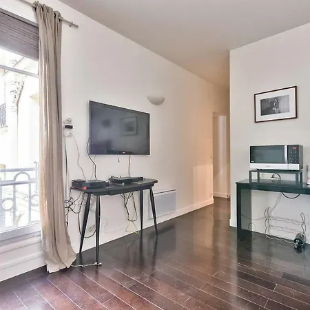 Detailed Household - Charming 33m2 For 3 People Apartment *
